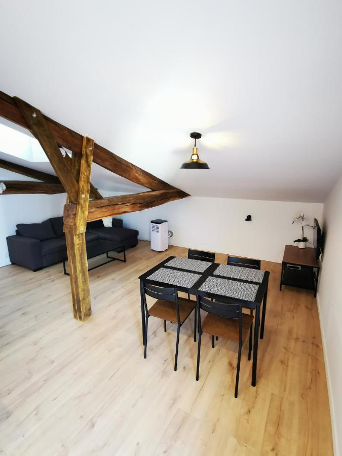 Appartement Neuf Climatise Sous Les Toits La Roche-Chalais Εξωτερικό φωτογραφία
