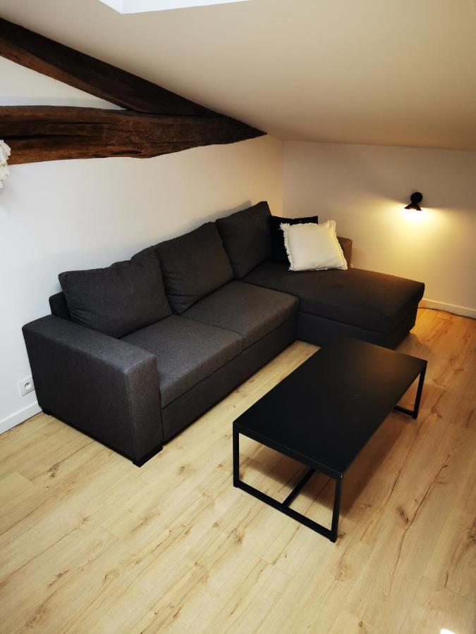 Appartement Neuf Climatise Sous Les Toits La Roche-Chalais Εξωτερικό φωτογραφία