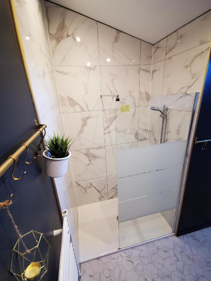 Appartement Neuf Climatise Sous Les Toits La Roche-Chalais Εξωτερικό φωτογραφία